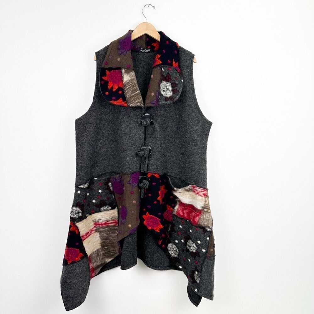 Sarah Santos Women’s Wool Blend Art to Wear Mixed Floral Pattern